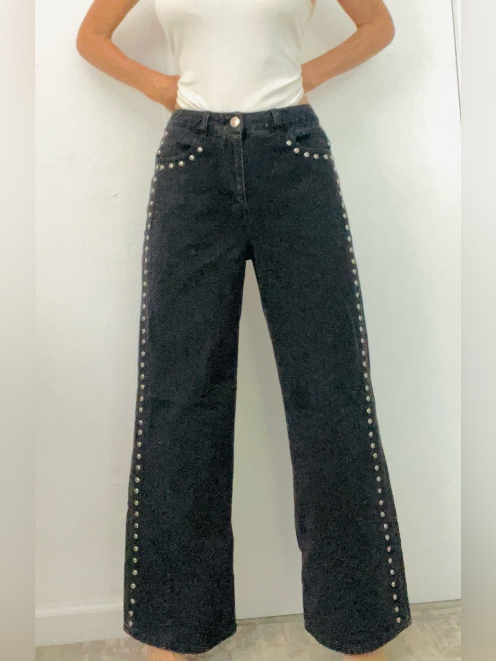 House of Harlow 1960 NWOT Black wash Wide-Leg silver grommet Jeans 4
